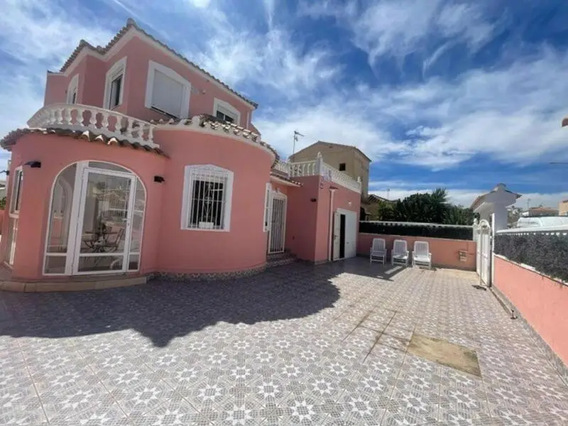 Villa 5 Dormitorios Playa Flamenca Reformada Cerca de la Playa