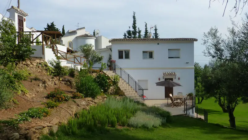 Villa 4 Dormitorios El Rosario Malaga