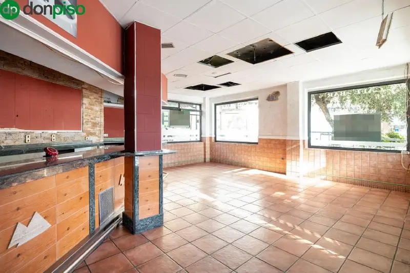 Venta Local Comercial Villarejo Granada Excelente Ubicacion