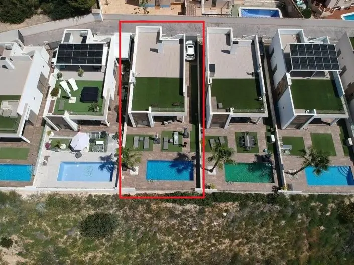 Villa 3 Dormitorios Villamartin Piscina Privada