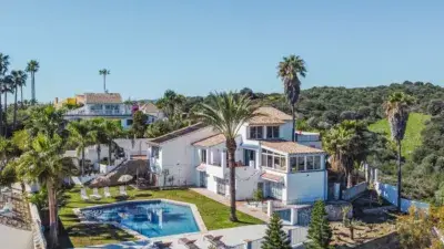 Chalet en Venta Bahia Dorada 5 Dormitorios Piscina Privada Vistas al Mar