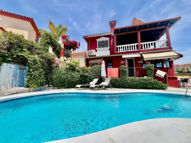 Casa-Villa de 8 Dormitorios en venta Marbella, España