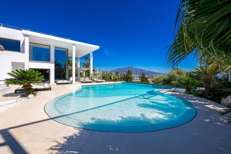Villa de 8 habitaciones en Benahavis