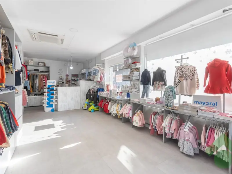 Local Comercial en Venta Atarfe Ropa Infantil Centro Salud