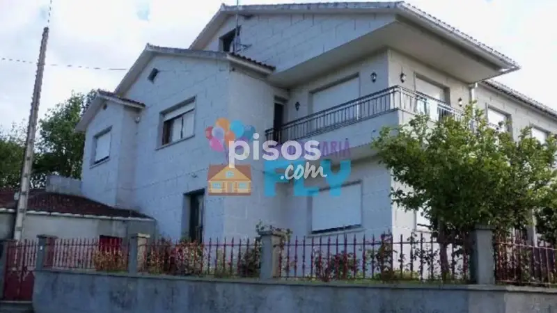 Casa en Venta en Marín Ideal para Inversores y Familias