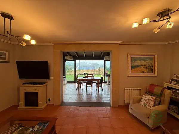 Chalet Pareado en Pontejos con Vistas a la Bahia de Santander