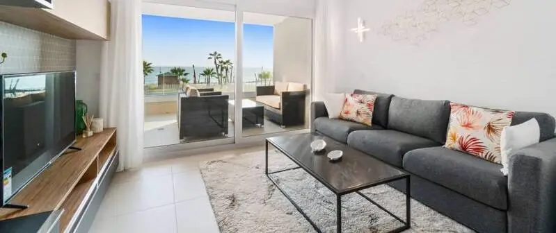 Apartamentos en Punta Prima Alicante: Lujo en Primera Linea de Mar