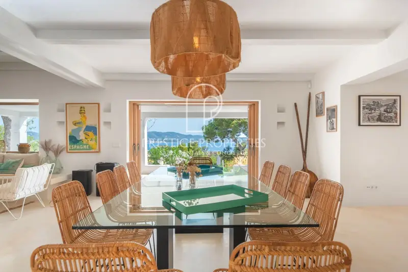 Chalet en Venta en Cala Gració Ibiza 8 Dormitorios Vistas al Mar