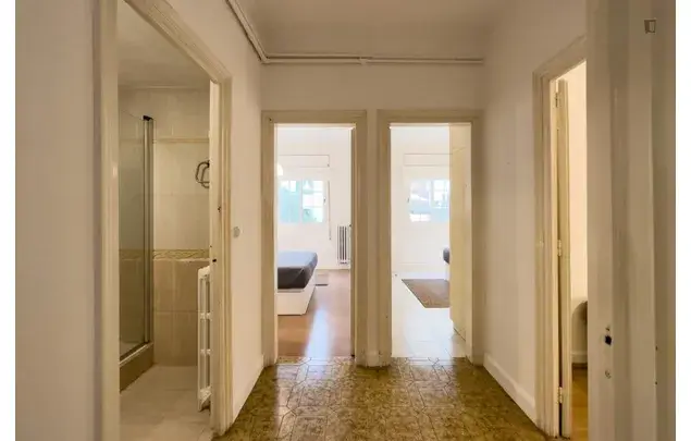 Apartamento 6 Dormitorios Barcelona Estudiantes Alquiler 3-24 Meses