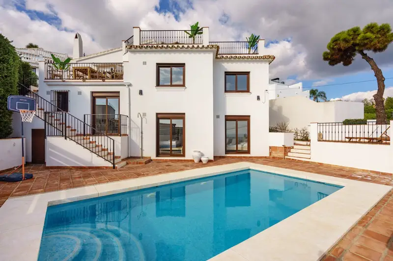 Casa Villa 6 Dormitorios Alquiler Málaga España