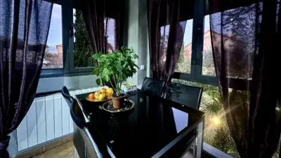 Chalet Pareado en Cubas de la Sagra con Piscina y Garaje