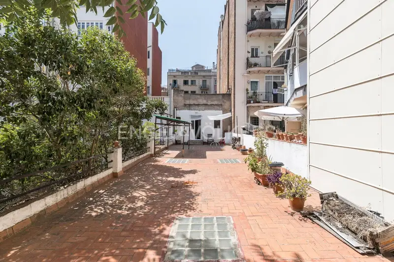 Casa en venta en El Clot Barcelona 183m2 4 dormitorios terraza reforma