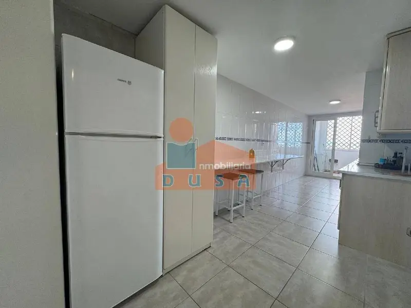 Atico en Plaza de la Iglesia 3 habitaciones 2 banos terraza 77m2