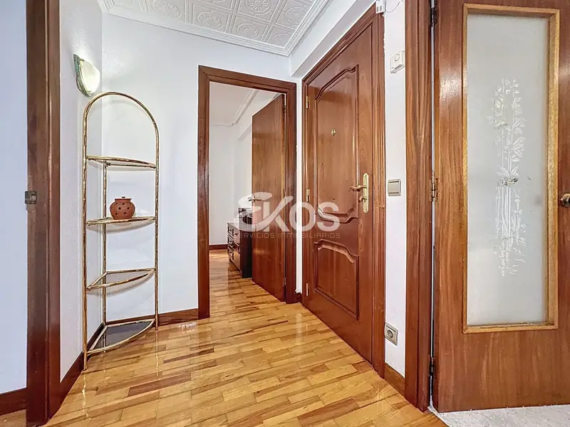 Alquiler Piso Terraza Gorostiza Mondragón 3 Dormitorios 2 Baños