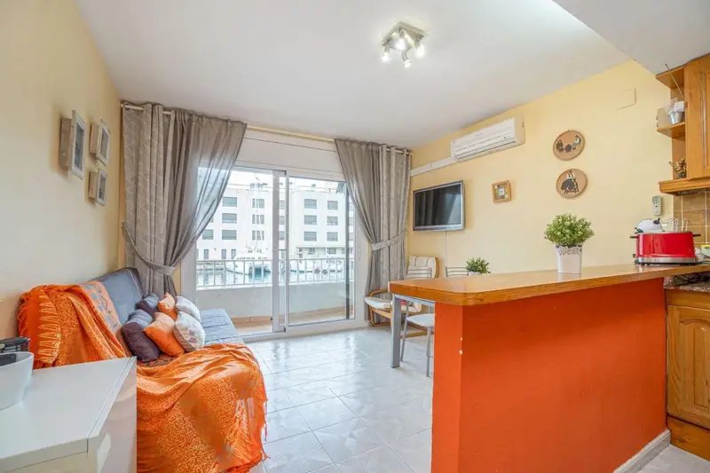 Apartamento en Port Moxo Empuriabrava con amarre