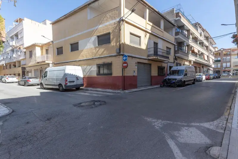 Piso en venta en Maracena: 100m², 2 dormitorios, terraza y aire acondicionado