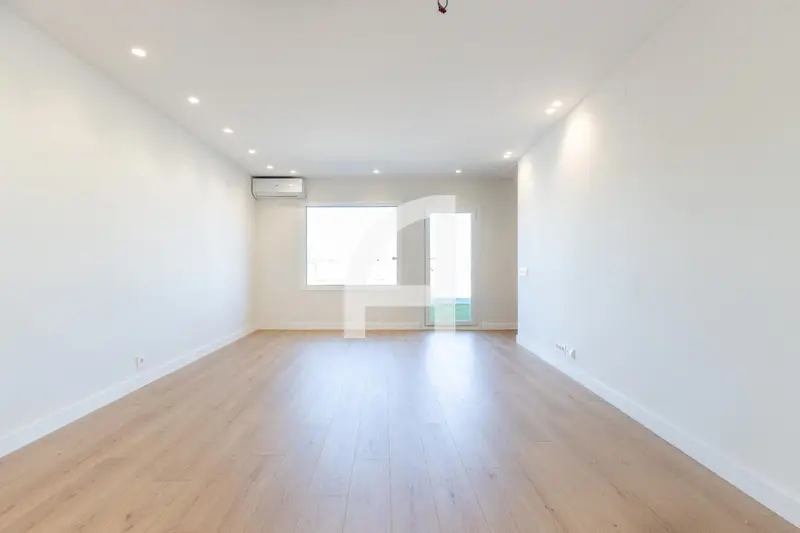 Atico en venta en Terrassa con terraza de 20m2