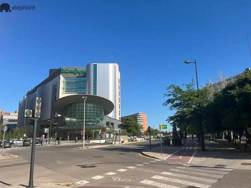 Piso en Venta en Avenida Francia Valencia 3 habitaciones 2 baños Piscina
