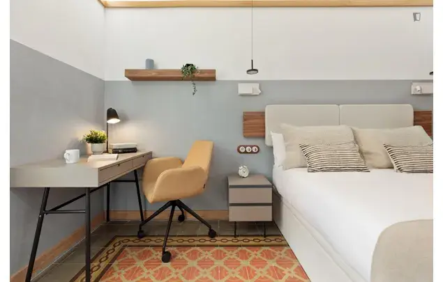 Alquiler Apartamento 4 Dormitorios Barcelona 3-24 Meses