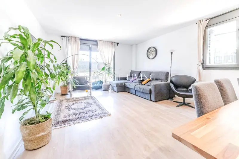Planta Baja en Sitges con Jardín Privado y Piscina