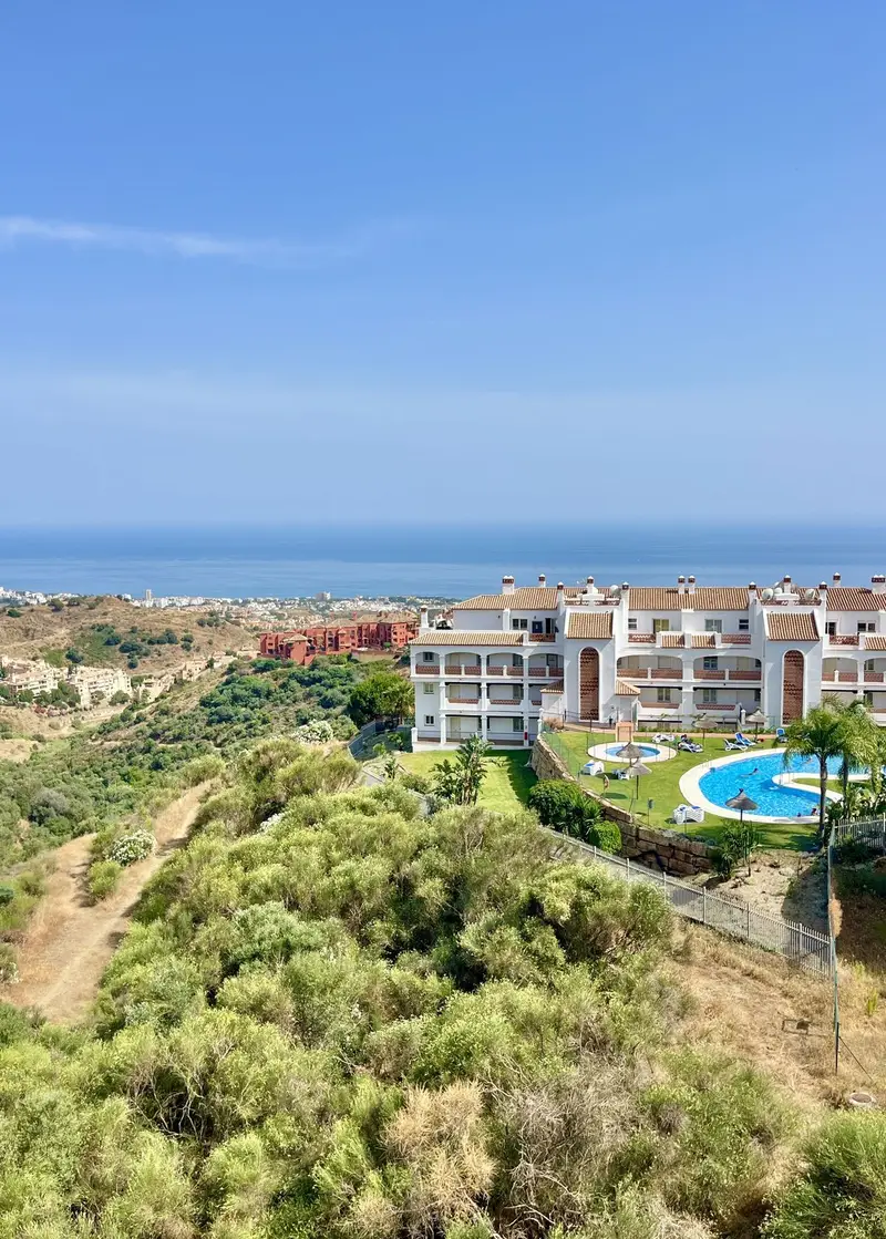 Piso de 2 Dormitorios en venta Calahonda, España