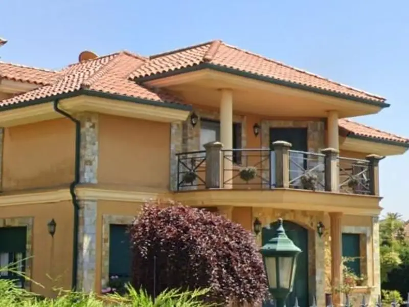 Venta Chalet 424m2 Asturias 3 Plantas Piscina Jardin