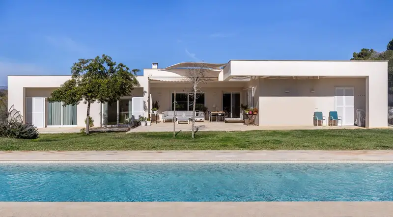 Chalet en venta en Palma de Mallorca: Villa de 240m² con piscina