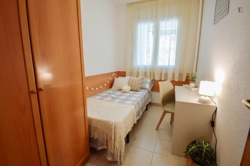Habitación doble en un piso de 4 habitaciones