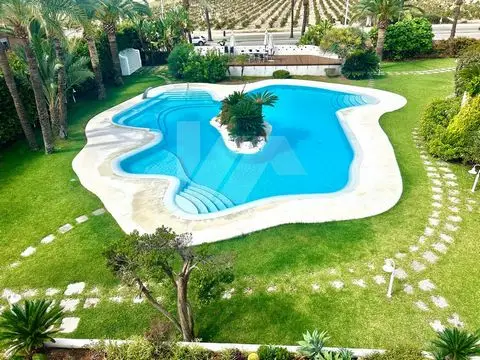 Ático de Lujo en Moraira con Piscina Privada y Solárium