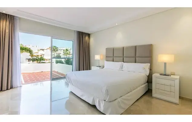 Ático de Lujo en Puerto Banús 3 Dormitorios Vistas al Mar