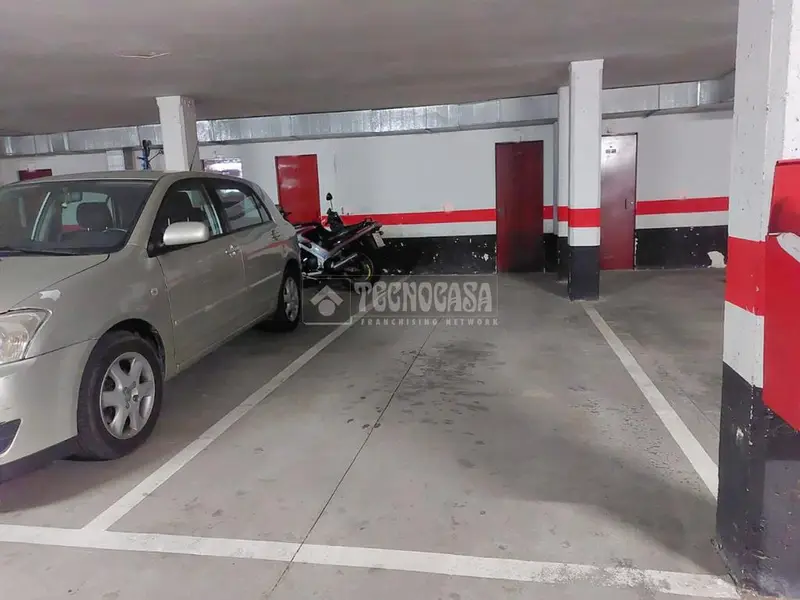 Plaza de garaje con trastero en Miralbueno