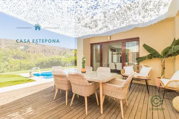 Chalet de Lujo en Estepona Marbella 3 Dormitorios Piscina Privada