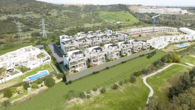 Villas de Lujo en Estepona Golf Valley con Vistas al Mar
