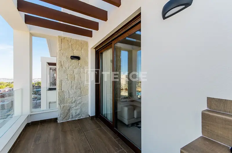 Apartamentos de Lujo en Torrevieja: Diseño Contemporáneo y Vistas