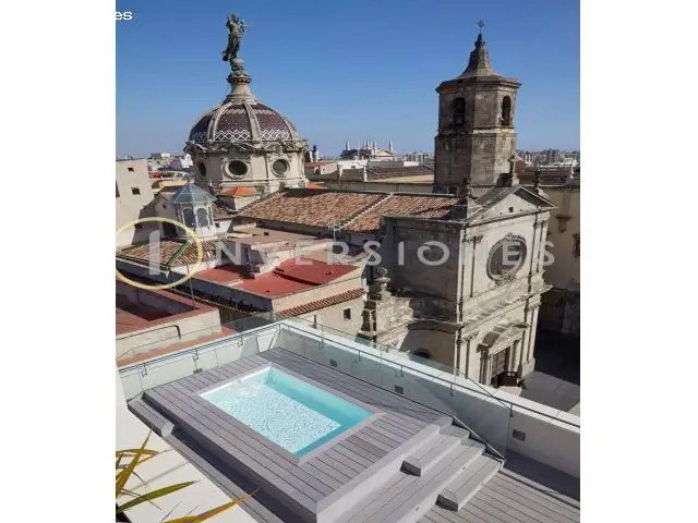 Atico con Terraza Privada en el Gotico de Barcelona