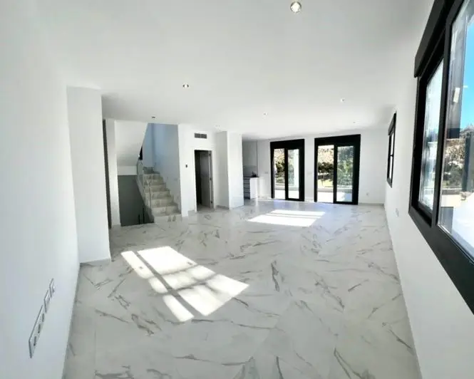 Villa de Lujo en Golf con Ascensor y Piscina Privada