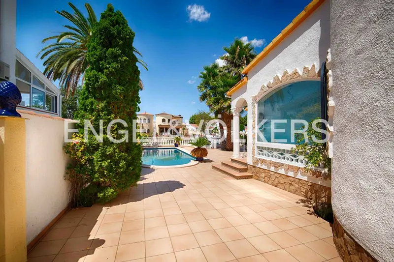 Chalet en venta en Empuriabrava, Castelló d'Empúries, Girona