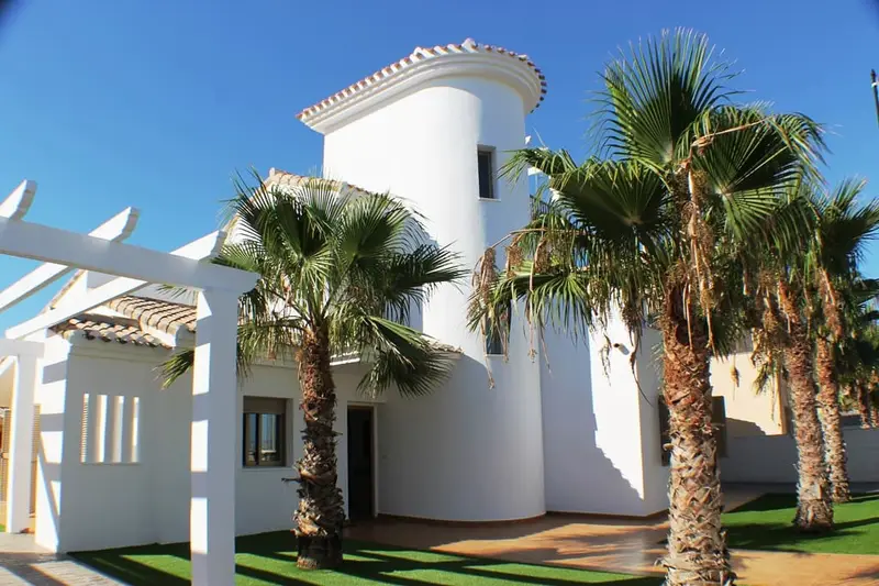 Villa en La Manga del Mar Menor con jardín y vistas al mar