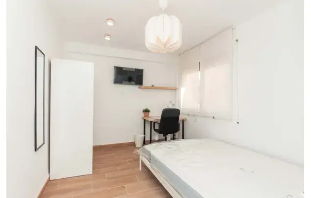 Habitaci
ón 94m
² Reus Alquiler Media Temporada