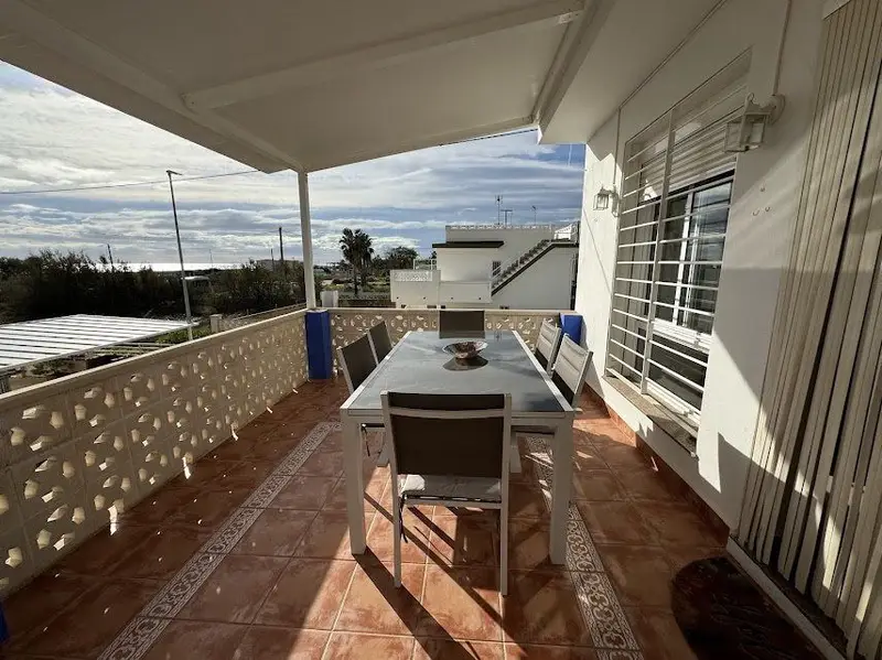 Apartamento con Terraza y Garaje en Playa Almenara