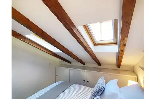 Ático con encanto en Madrid: 1 dormitorio, diseño chic