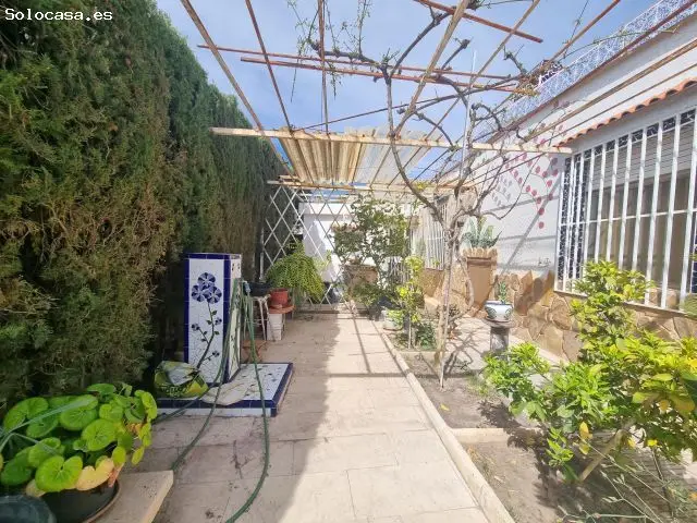 Chalet en Novelda con Piscina y Jardin