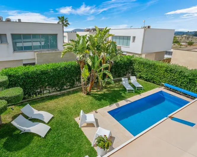 Villa 3 Dormitorios Piscina Climatizada  Cerca Campo Golf