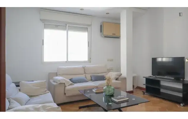 Apartamento 5 Dormitorios Madrid Alquiler 3-24 Meses
