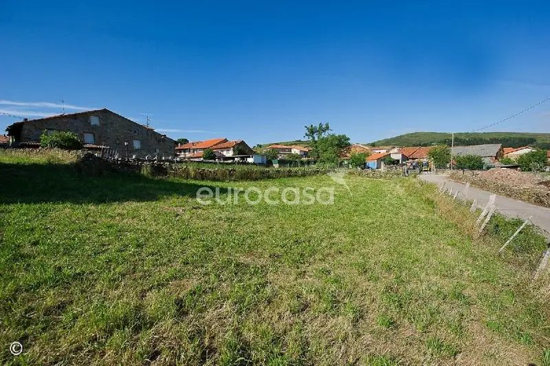 Casa con Jardin en Bostronizo Arenas de Iguña