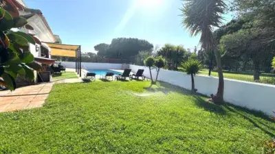 Chalet en Venta Nuevo Portil Piscina Privada 4 Dormitorios
