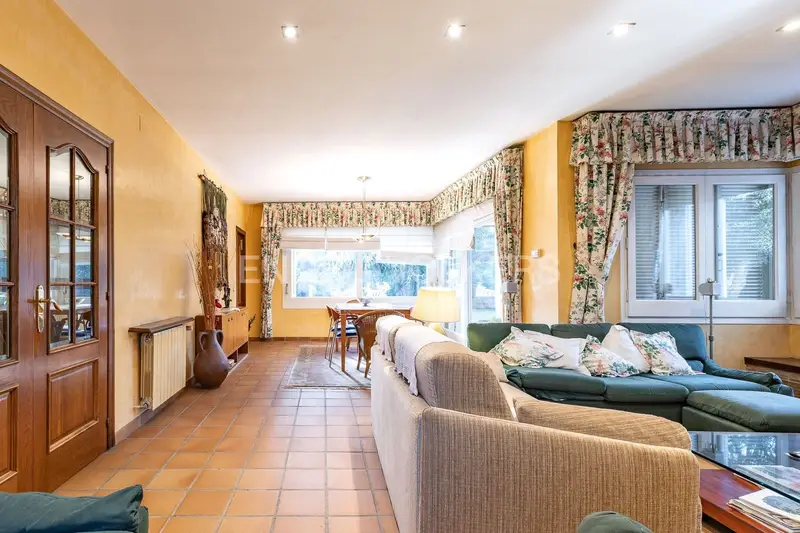 Chalet en Venta Montcada i Reixac 4 Habitaciones Jardin