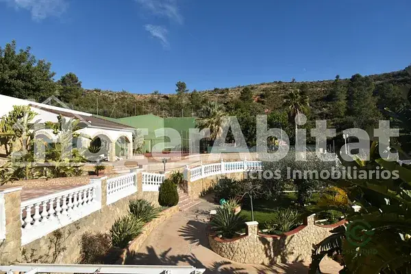 Chalet con Piscina en Pedralba Valencia