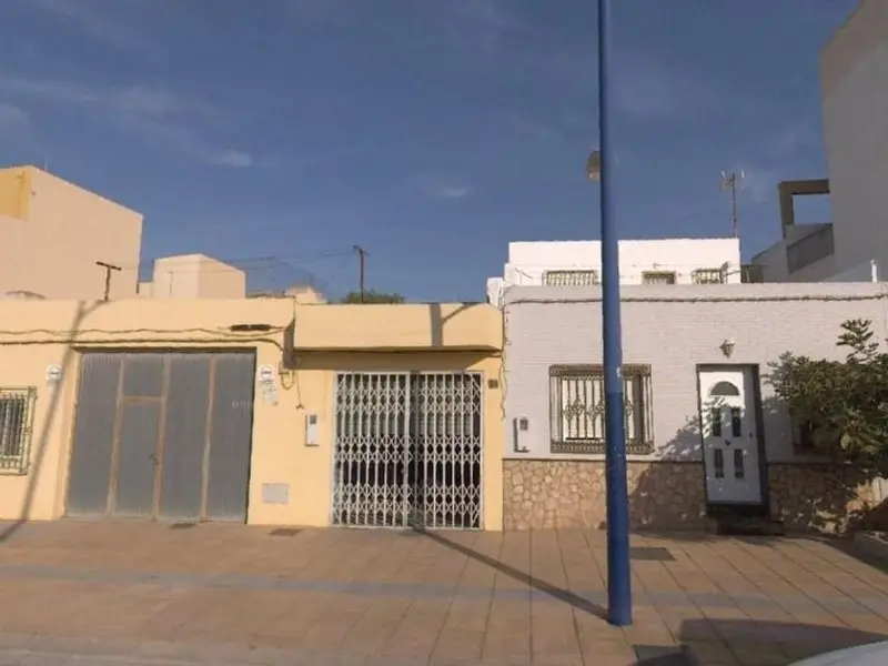 Local Comercial en Subasta Judicial Almeria