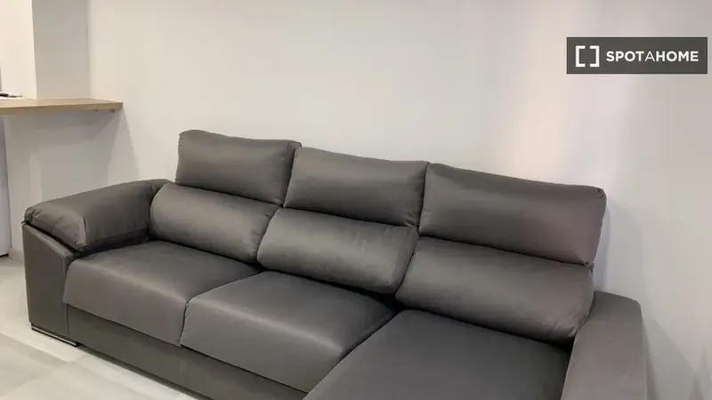 Estudio en Alquiler Almería Centro Amueblado con Balcón
